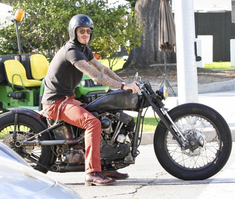  David Beckham a zburat de pe motocicletă încercând să fugă de paparazzi