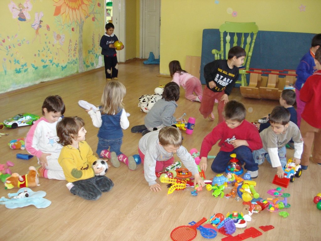  Idei de petrecere a timpului liber pentru copii, la Târgul Activităţilor Extraşcolare