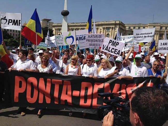  Marş de protest al PMP la adresa Guvernului. Udrea: Ponta este premierul zero