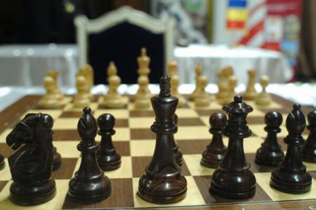  A fost lansată prima carte digitală de şah din România