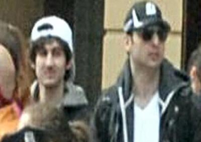  Atentatele din Boston: Cei doi suspecţi deţineau alte şase bombe şi arme de foc