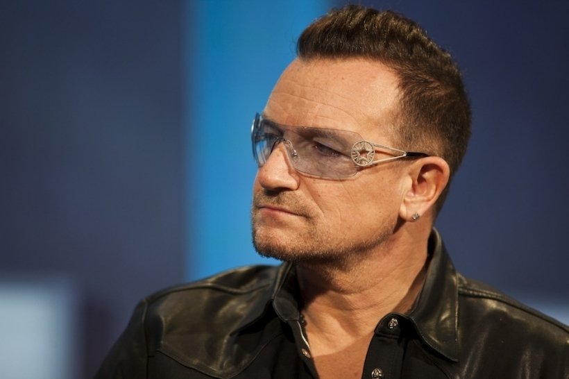  Bono dezvăluie că nu renunţă la ochelarii de soare din cauza glaucomului