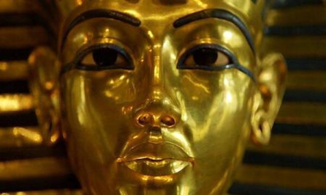  Tânărul faraon Tutankamon suferea din cauza unor diformităţi, conform rezultatelor unui nou studiu