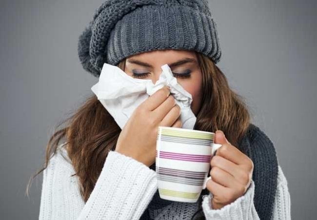  Cum tratezi raceala si gripa in sezonul ploios. 3 sfaturi utile