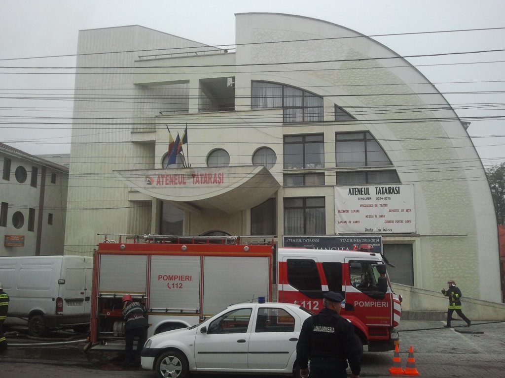  112963_78826_stiri_incendiu-la-Ateneul-Tatarasi