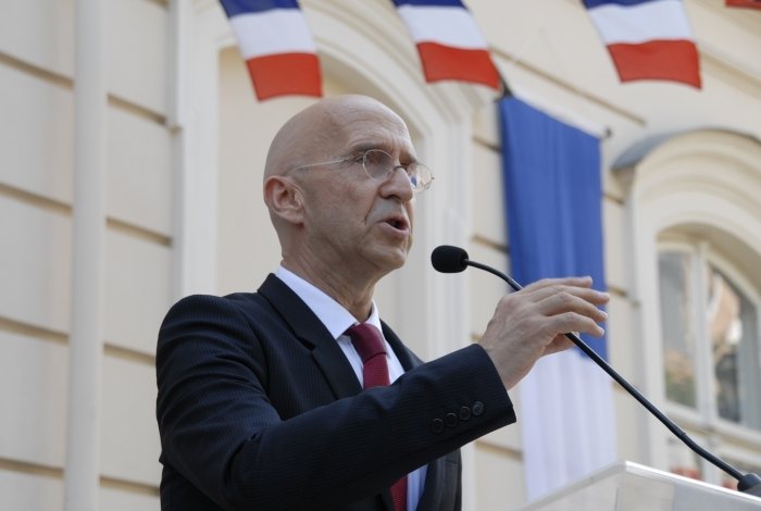  Ambasador: „Franţa nu trebuie privită ca un model privind căsătoriile între homosexuali”