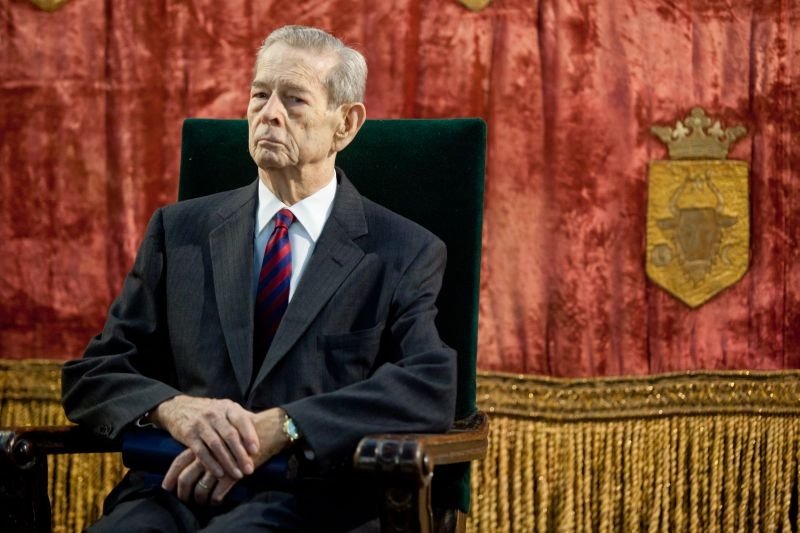  Regele Mihai va lua prânzul cu actualul preşedinte al României, Klaus Iohannis