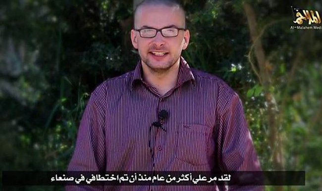  Al-Qaeda ameninta sa ucida un fotoreporter american tinut ostatic in Yemen
