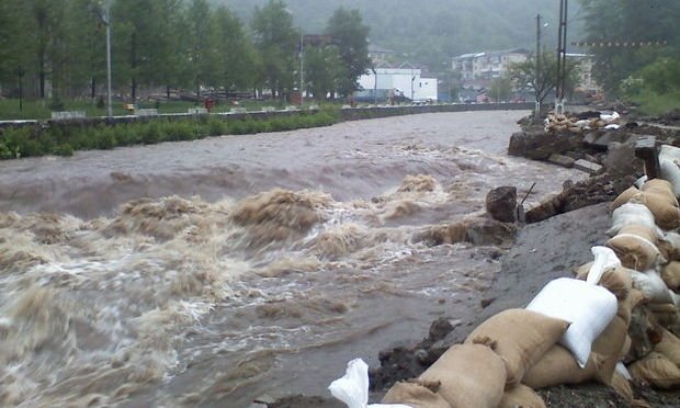  Codul portocaliu de inundaţii, prelungit până duminică după-amiază în Teleorman, Giurgiu şi Ilfov