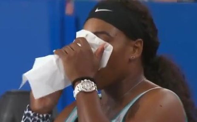  VIDEO Serena Williams uimeste inca o data – A cerut sa bea un espresso in timpul meciului pentru a-si reveni