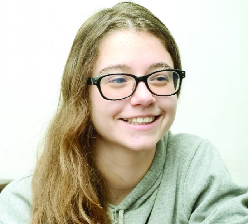  Este cea mai tânără profesoară din Iaşi. La 16 ani îi inițiază pe cei mici în sportul minții