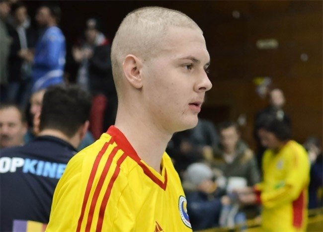  Răducu, sportivul ieşean de 17 ani bolnav de cancer, la cel mai greu meci al vieţii lui
