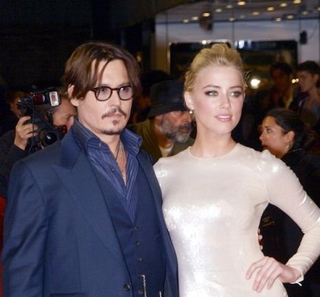 Johnny Depp, din nou împreună cu femeia iubită