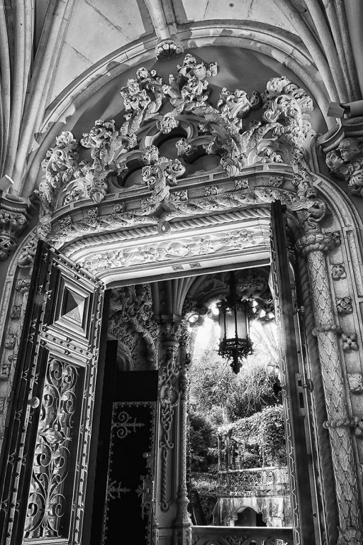  126406_86392_stiri_Palace-of-Mystery-Quinta-da-Regaleira-by-Taylor-Moore8__880