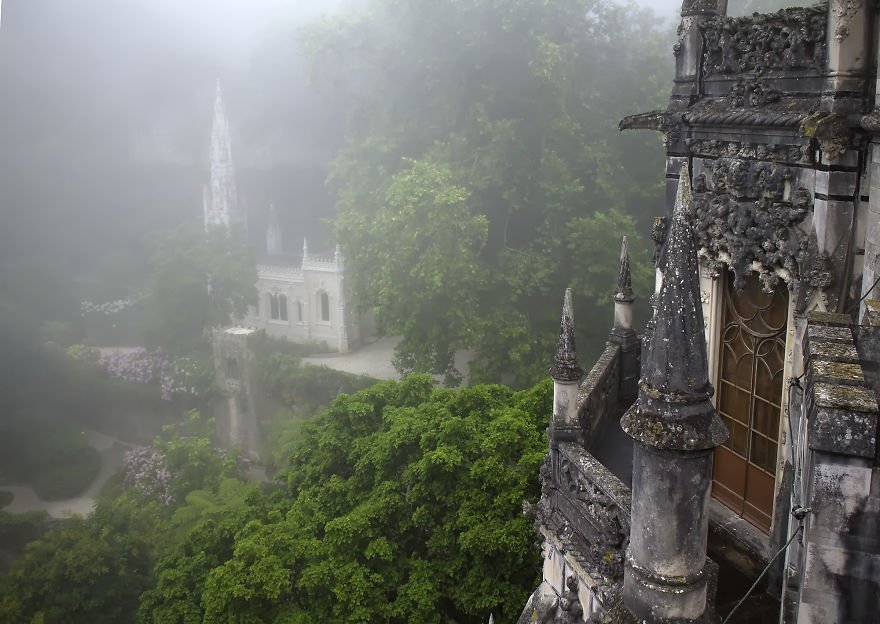  126411_86392_stiri_Palace-of-Mystery-Quinta-da-Regaleira-by-Taylor-Moore27__880