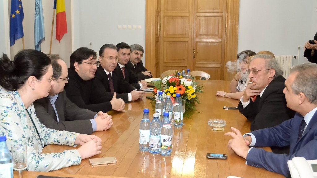  IMAGINI: Ministrul Sănătăţii, Nicolae Bănicioiu, a vizitat astăzi spitalele din Iaşi