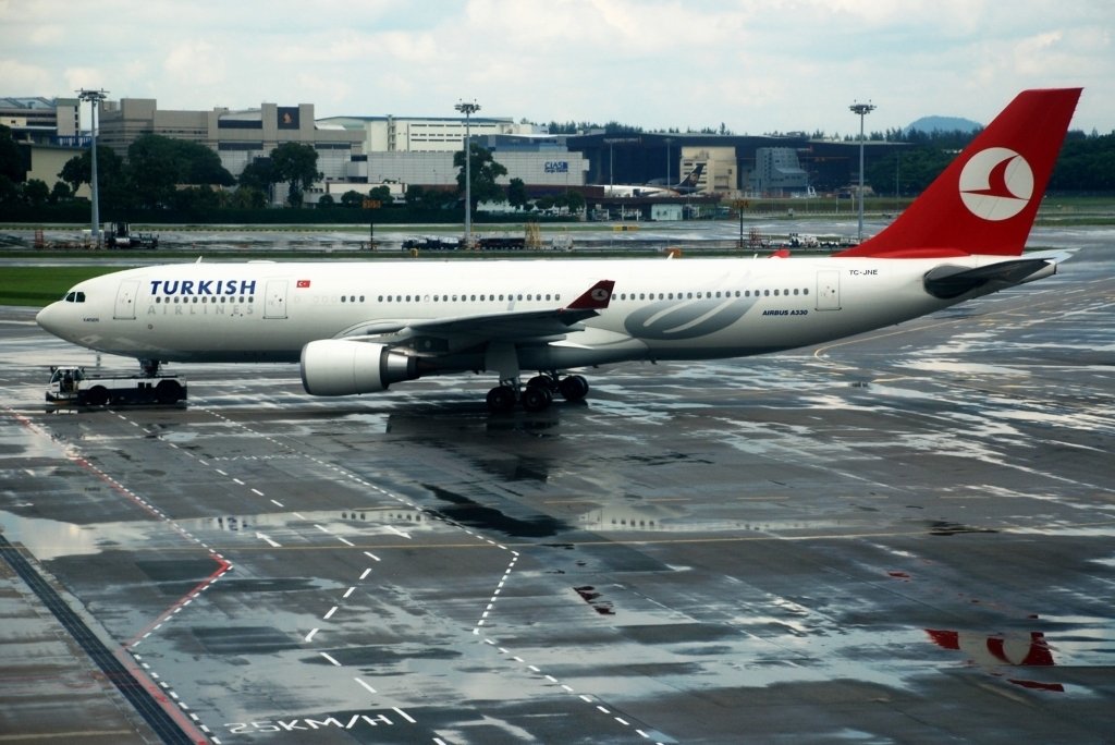  Ninsorile au anulat peste 120 de zboruri cu plecare sau sosire în Istanbul
