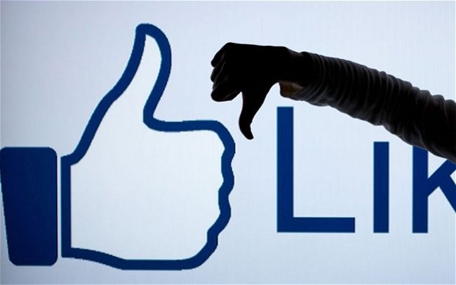  Facebook incalca legea prin modul in care foloseste datele utilizatorilor si prin faptul ca mentine complicata schimbarea setarilor din retea