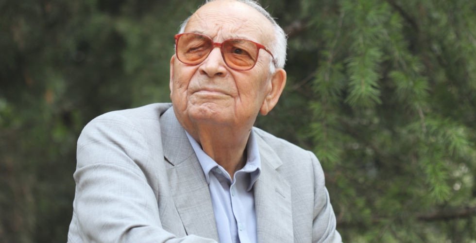  A murit unul dintre cei mai importanţi scriitori din Turcia, Yaşar Kemal. Avea 91 de ani