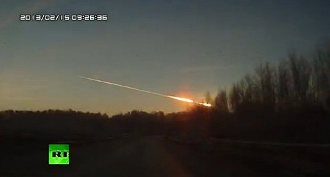  Meteoritul din Rusia a fost distrus de un OZN? Unii asa cred