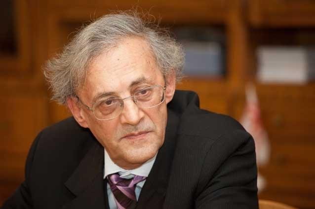  Vasile Astărăstoae renunţă la conducerea Colegiului Medicilor din România