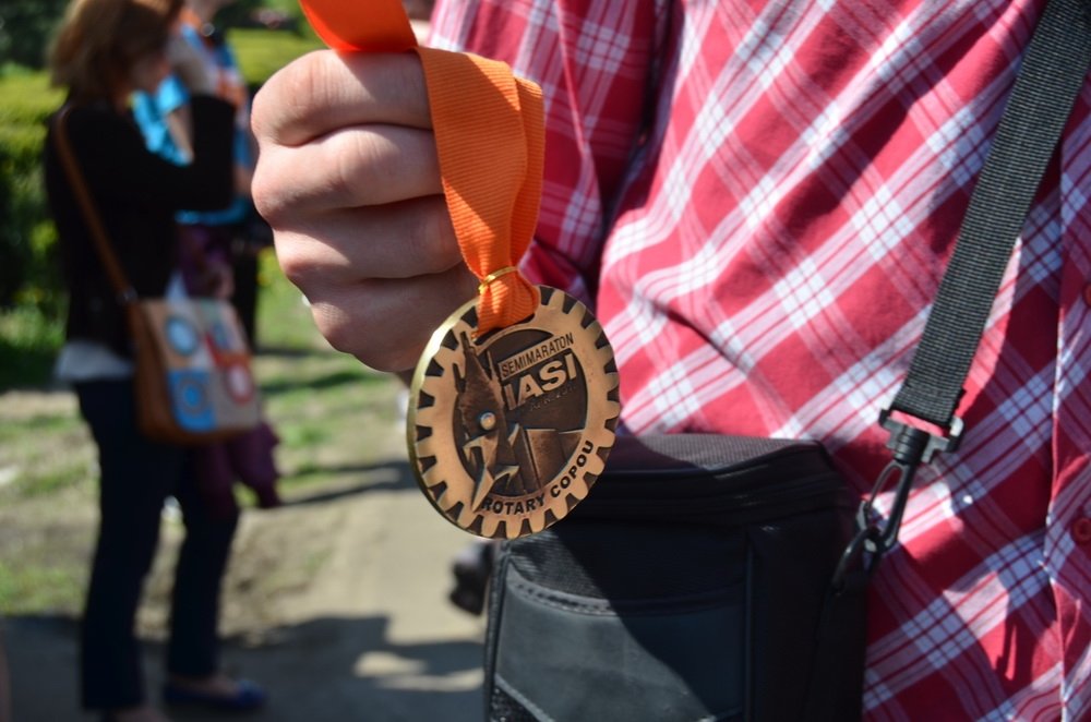  Primele trei locuri la cursa copiilor de la Semimaraton, ocupate de şase elevi din Iaşi