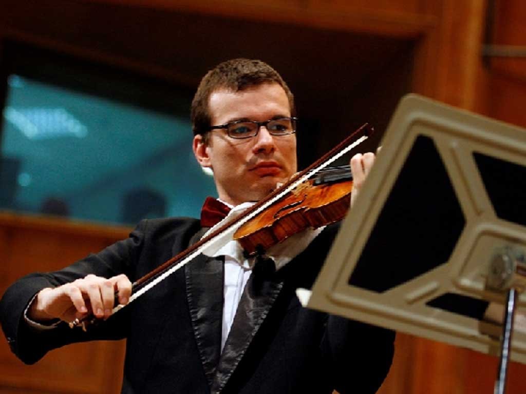  Turneul Stradivarius îl aduce la Iaşi pe Alexandru Tomescu