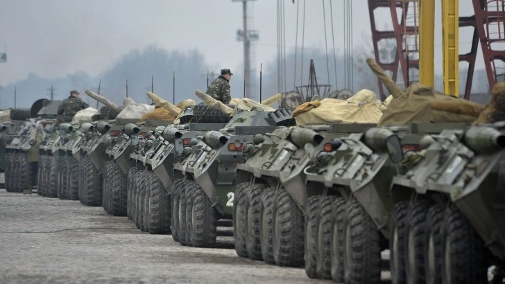  Rusia, China şi India vor desfăşura cinci exerciţii militare comune în 2015, anunţă Kremlinul