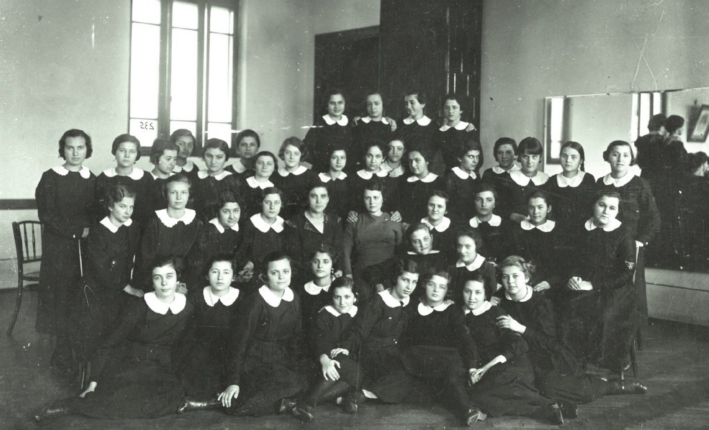  Istoricul şcolilor de fete din Iaşi, într-o expoziţie inedită la Muzeul Unirii