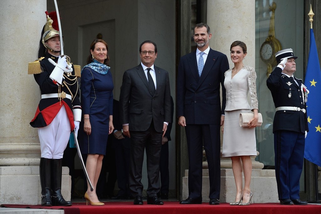  Regele Spaniei i-a decorat pe salvatorii francezi după catastrofa Germanwings