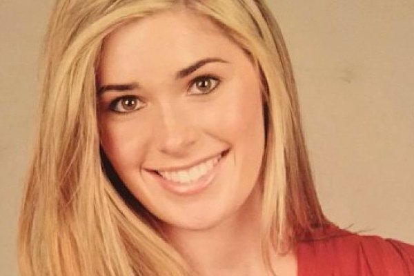 Fiica de 18 ani a mogulului David Siegel, găsită moartă în casă