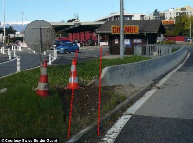  Un român l-a târât cu maşina pe un poliţist sute de metri la graniţa dintre Elveţia şi Franţa