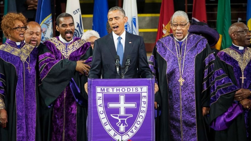  VIDEO Moment inedit in SUA. Presedintele Barack Obama a cantat „Amazing Grace” la funeraliile pastorului ucis in atacul rasist din Charleston