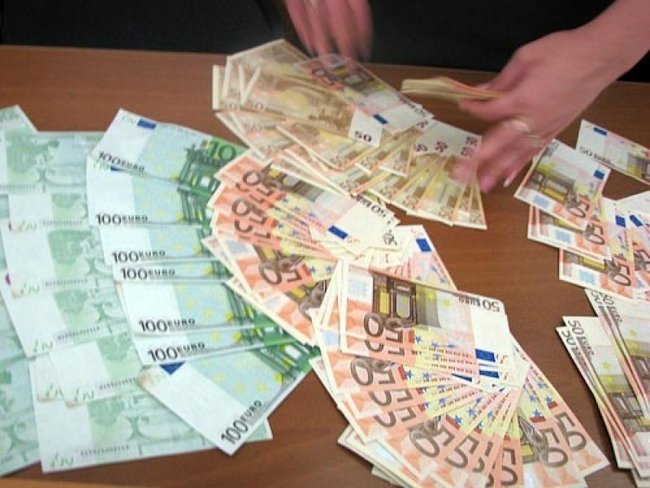  Iaşul, pe harta europeană a unor falsificatori de milioane de euro. Mandate de arestare prelungite