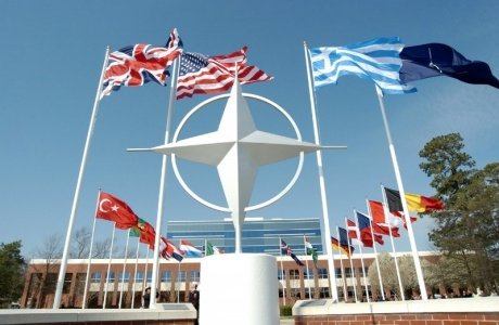  Criza din Grecia riscă să ducă la retragerea din NATO
