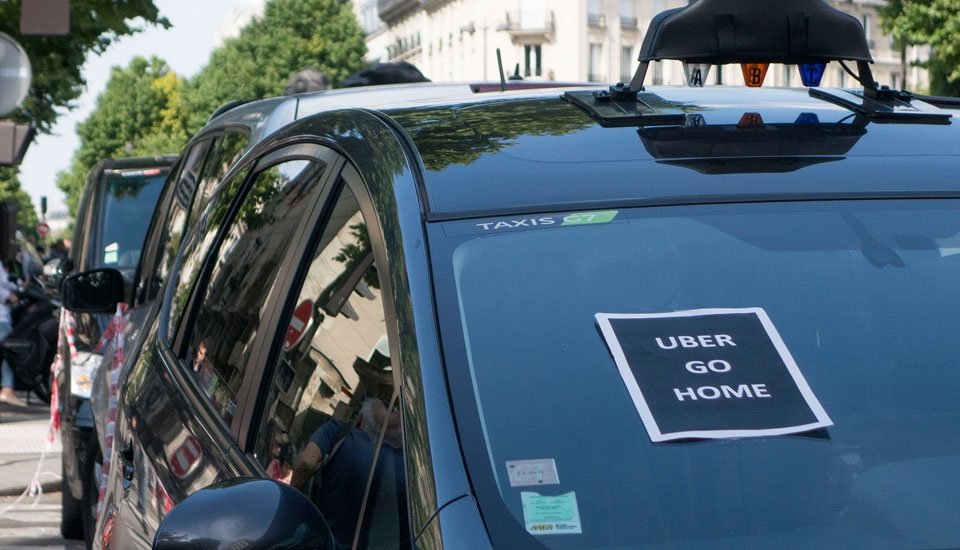  Uber vrea să suspende unul dintre serviciile principale din Franţa de transport