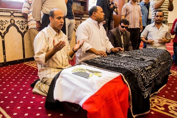  VIDEO: Funeralii discrete pentru Omar Sharif la Cairo. Doar câteva persoane au participat