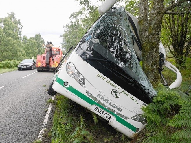  Un autocar cu 48 de români a derapat şi s-a izbit de un parapet în Marea Britanie
