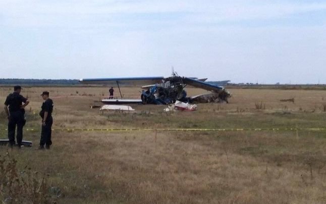  Pilotul avionului prăbuşit în Brăila a murit înainte să fie trimis la Bucureşti