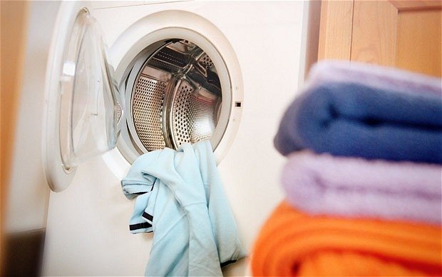  Spălarea lucrurilor la 60 de grade Celsius, recomandată pentru persoanele alergice la praful din casă