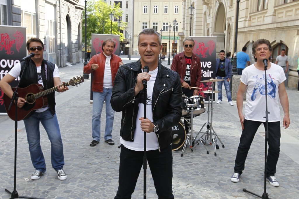  Holograf are cea mai difuzată piesă românească la radio în ultimii 5 ani. Guess Who, cel mai difuzat videoclip