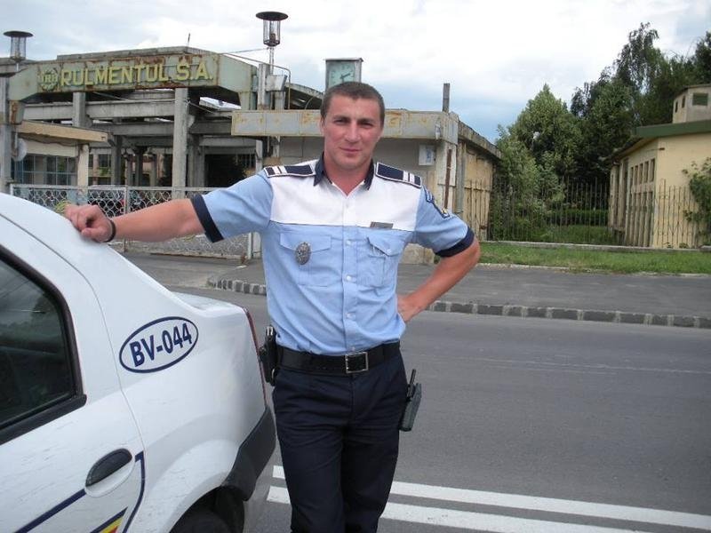  Petitie online pentru ca politistul brasovean cu talent de povestitor sa fie numit purtator de cuvant la IPJ Brasov