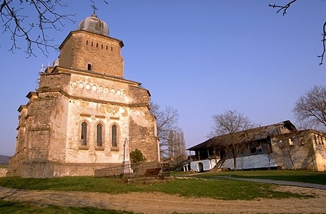  Mănăstirile Frumoasa şi Bârnova, reabilitate cu bani europeni