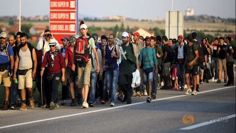  Aflux de imigranţi prin Macedonia către Ungaria de 3.000 de oameni pe zi lunile viitoare