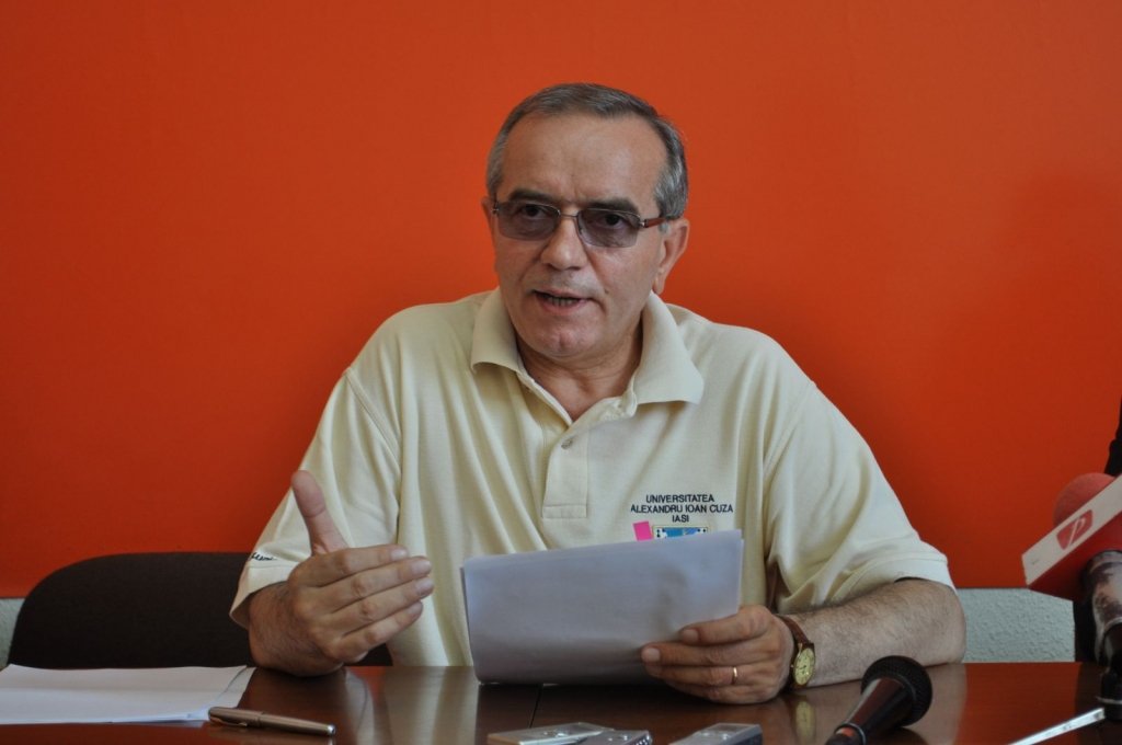  Senatorul Oprea „aleargă” alături de opt candidaţi din PNL spre Primăria Iaşi