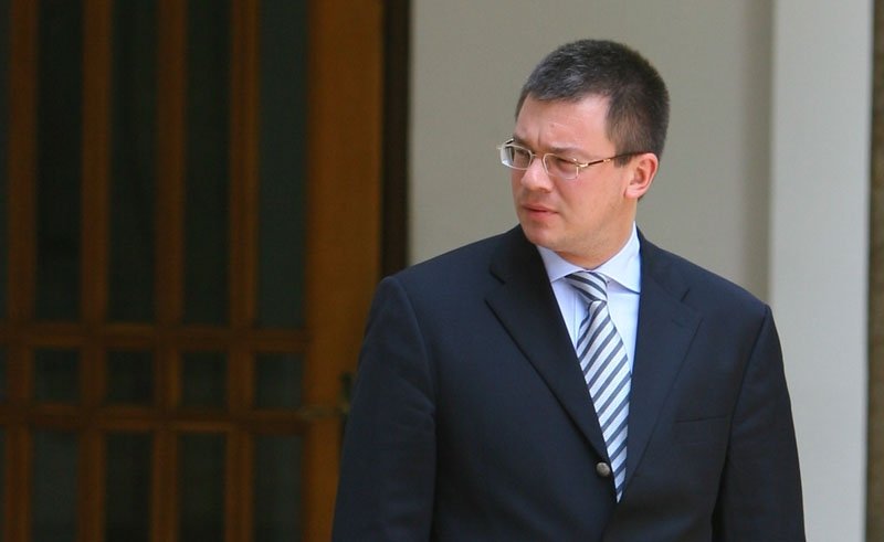  Senatul a luat act de demisia lui Mihai Răzvan Ungureanu, şeful SIE