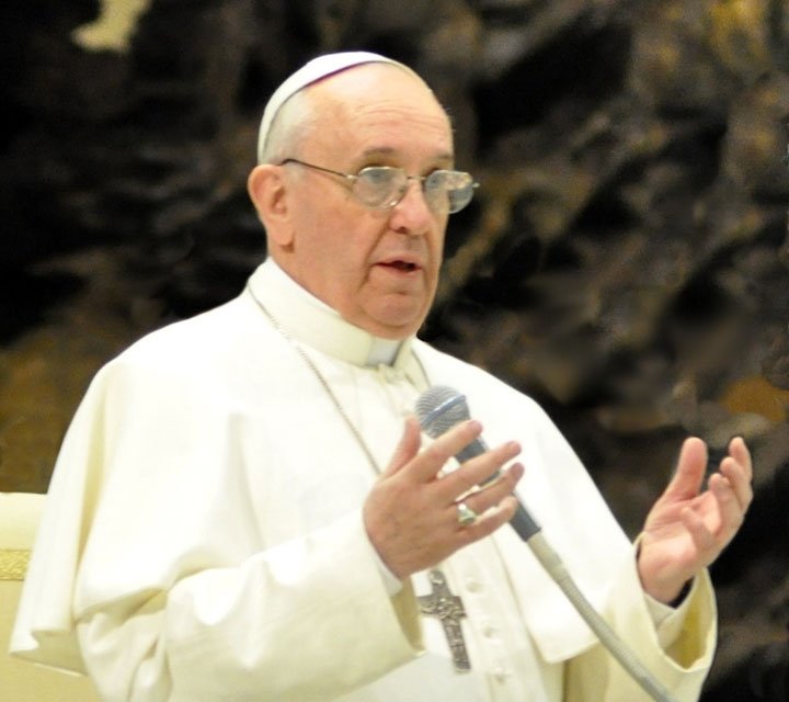  Papa condamna „cultul banilor” si face apel la o reforma financiara