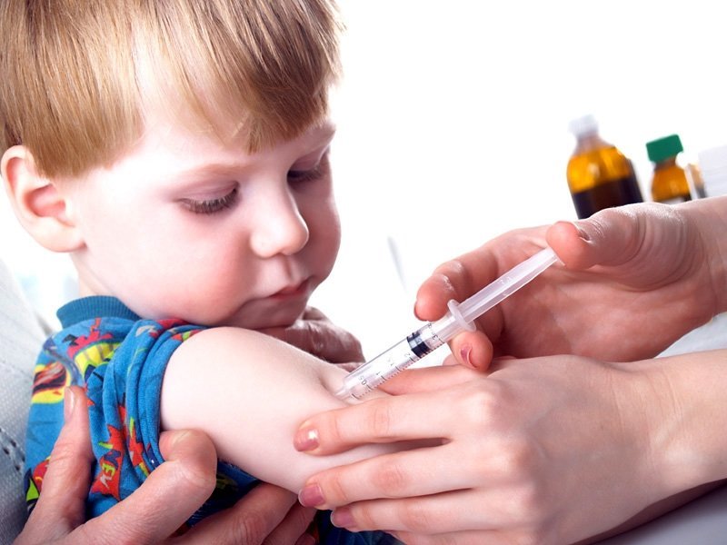  Ameninţări cu închisoarea pentru părinţii care nu-şi vaccinează copiii