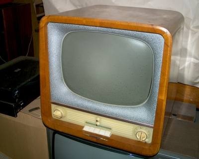  Depanatorul de televizoare vechi. Amintiri în alb-negru sau parţial color!