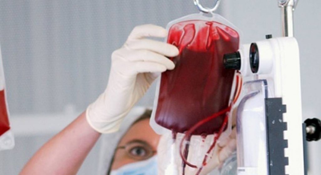  O sută de ieşeni au donat sânge pentru răniţii din Bucureşti